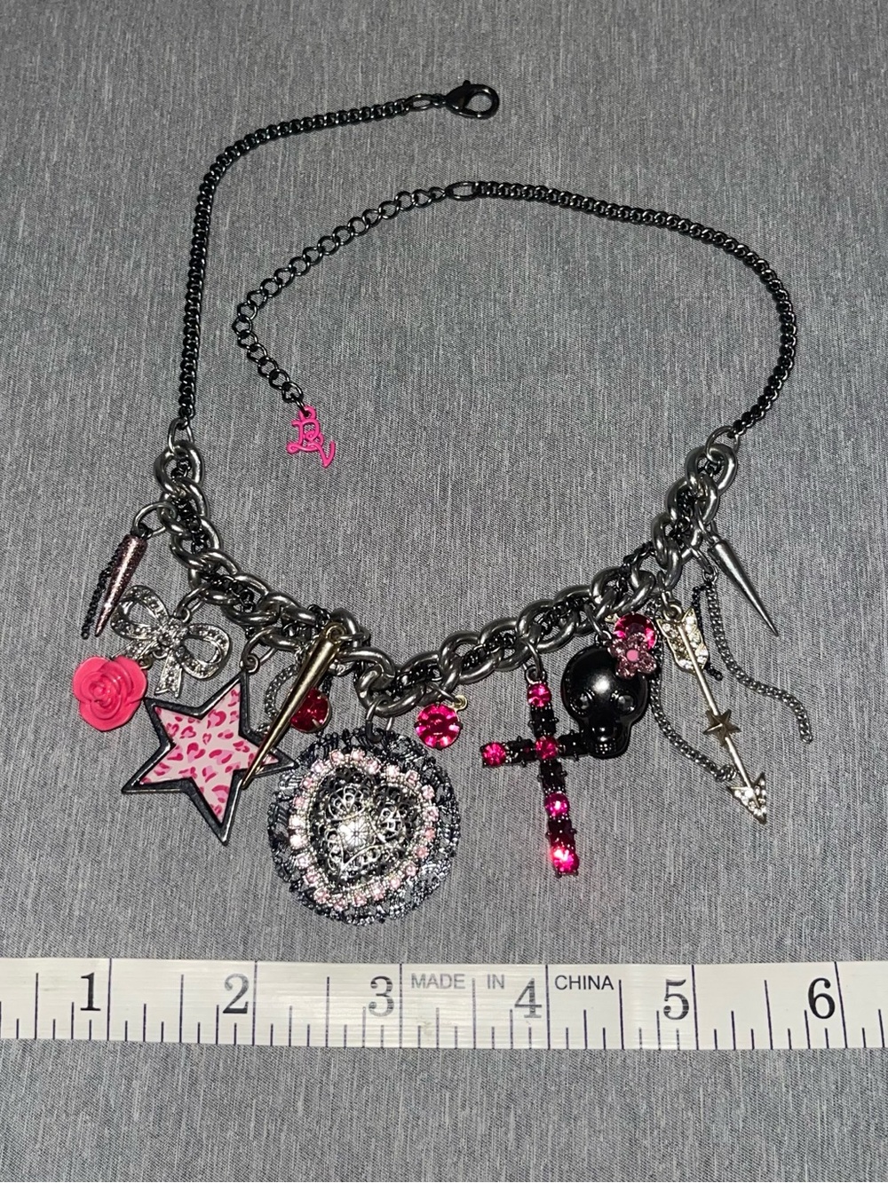 Vintage Betseyville Betsey Johnson Pink Leopard Pop Punk rock necklace chain